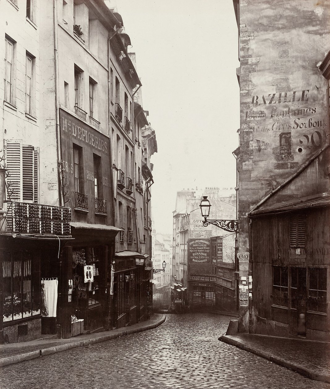 Rue de la Montagne-Sainte-Geneviève、Rue LaPlace..., 186569 の交差点近く。 作： チャールズ・マーヴィル