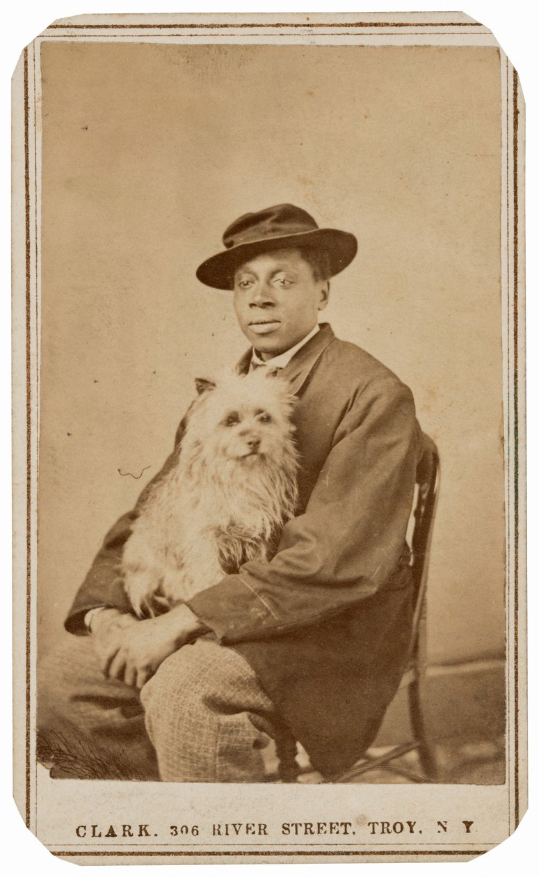 男と犬の肖像,c.1860年（写真） 作： チャールズ・R・クラーク