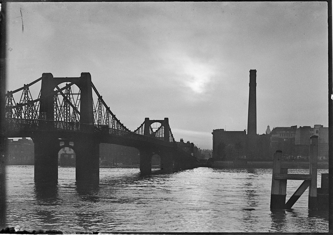 ランベス橋、ウェストミンスター、グレーター ロンドン オーソリティー、1920 年から 1927 年。 作： チャールズウィリアムプリケット