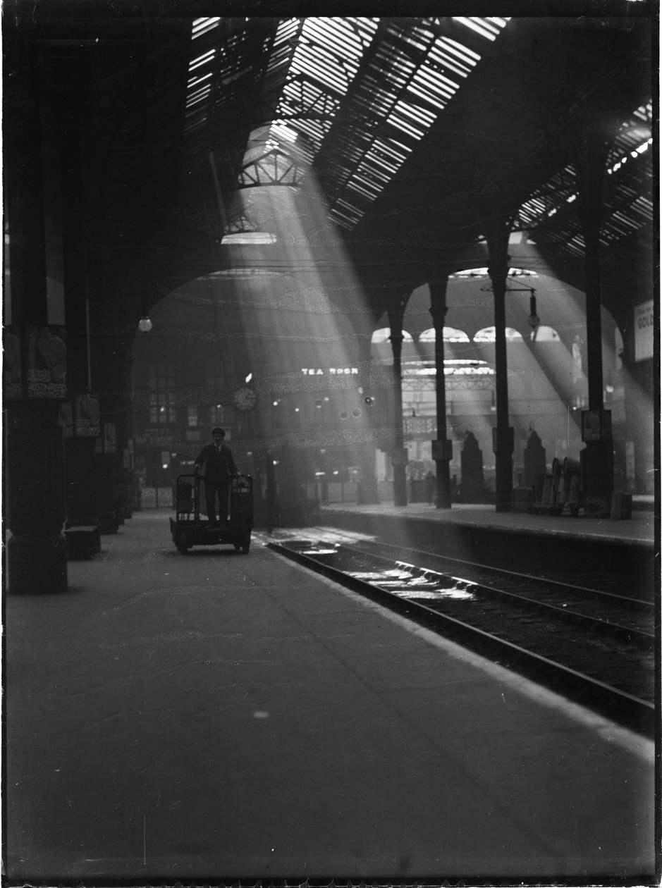リバプール ストリート駅、リバプール ストリート、シティ オブ ロンドン、グレーター ロンドン オーソリティー、c1932。 作： チャールズウィリアムプリケット