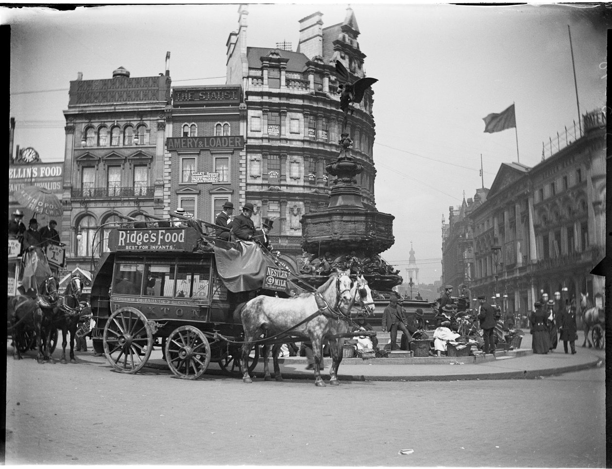 シャフツベリー記念噴水、ピカデリー サーカス、ウェストミンスター市、ロンドン、1895-1905 年。 作： チャールズウィリアムプリケット