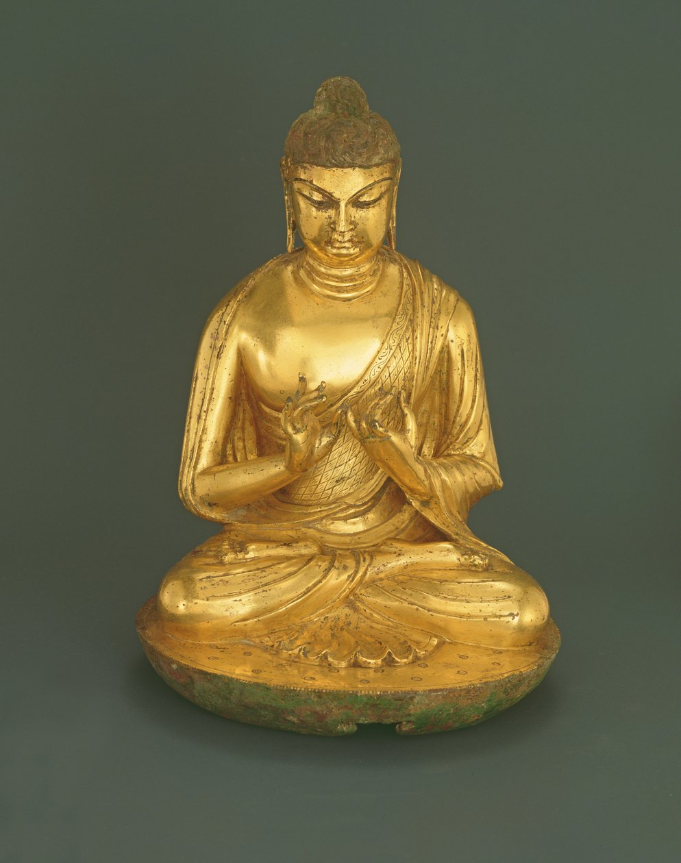 仏ヴァイロカナ（ダリ）、唐王朝（618-907）、8世紀初頭（金メッキ青銅） 作： 中国語学校