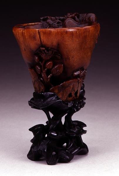 解放杯、乾隆期1736-95年、清王朝（彫りサイの角）（142653-5＆142694を参照） 作： 中国語学校