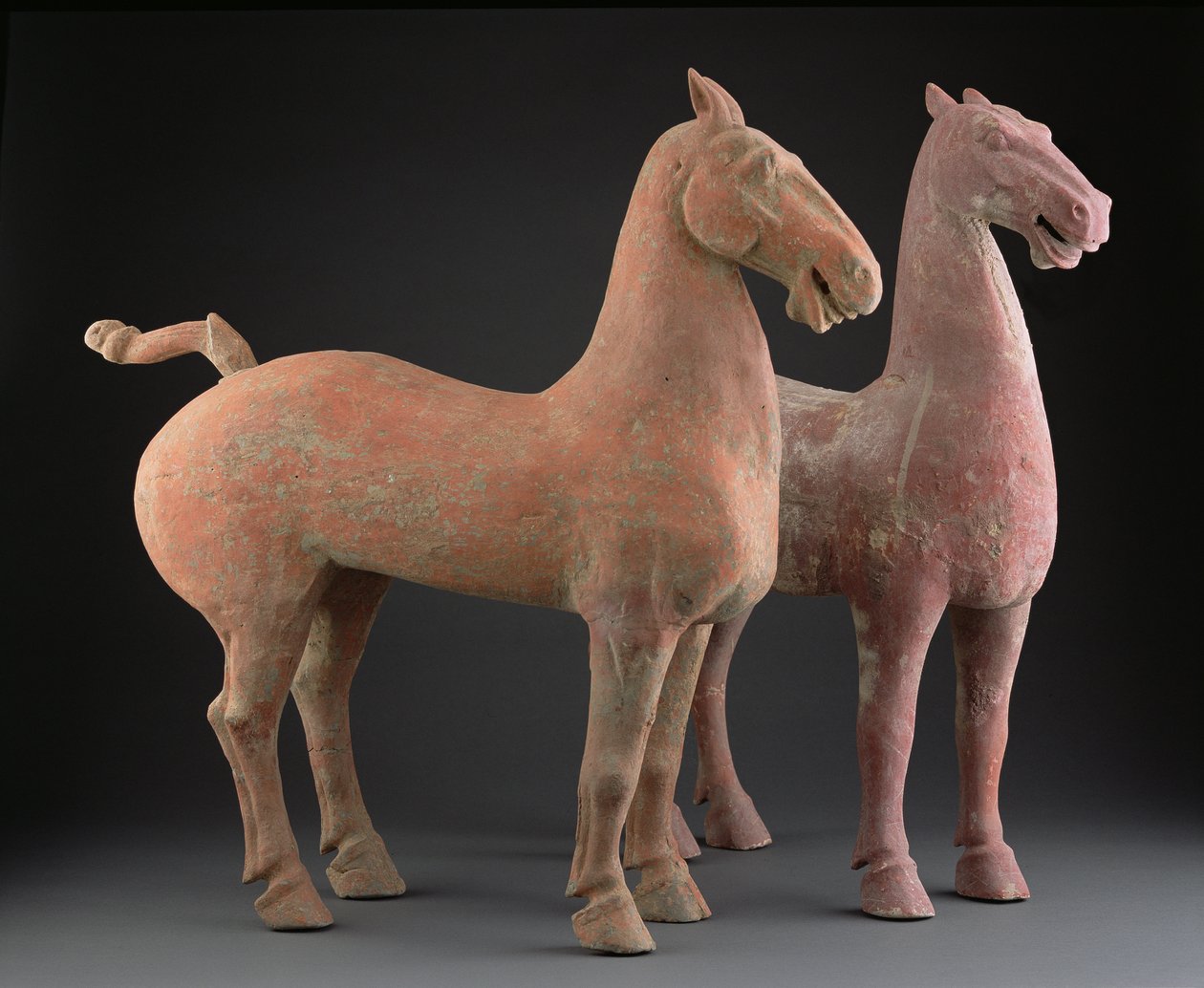 馬のペア、漢王朝（206 BC-220 AD）（陶器） 作： 中国語学校