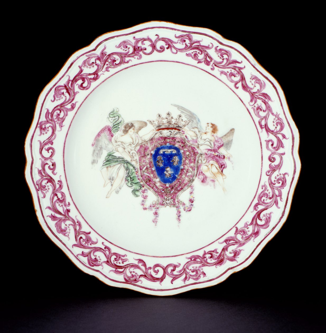 乾隆期のフランスの武装したローズファミーユディナープレート（1736-95）c.1765（磁器） 作： 中国語学校