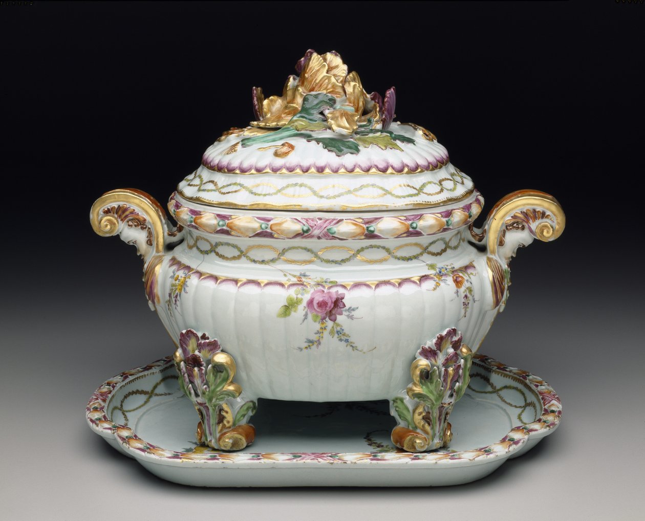 スタンド上のテリーヌ、1775年頃 作： 中国語学校