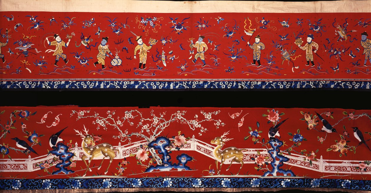 赤い羊毛の2つの中国の水平掛け、1つは主に青い絹の色合いで刺繍され、金箔の糸で遊んでいる少年たちを描いています 作： 中国語学校