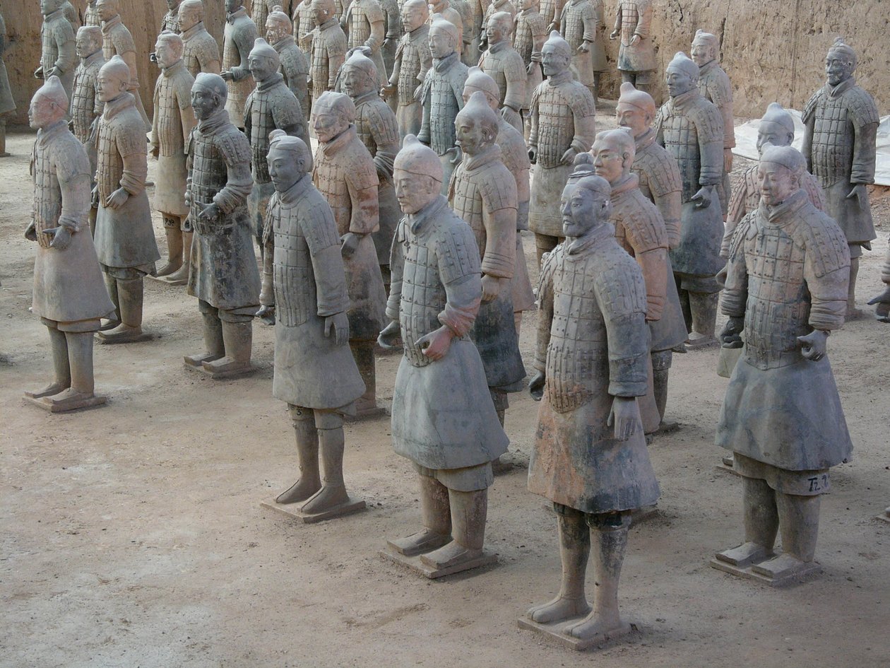 西安博物館、始皇帝の墓からのテラコッタ戦士 作： 中国語学校