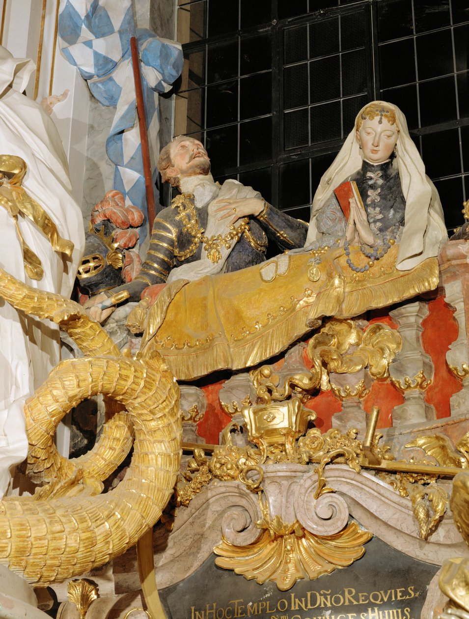 バイエルン州オスターホーフェンの聖マーガレット教会にあるオディロ公爵とヒルトルート公爵夫人の寄贈記念碑。 作： コスマスダミアンアサム