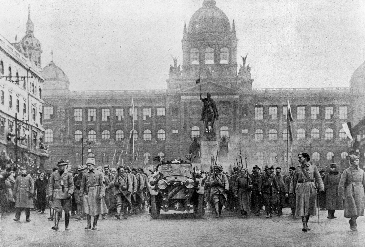 1918年12月8日にマサリクのプラハへの入国 作： チェコの写真家