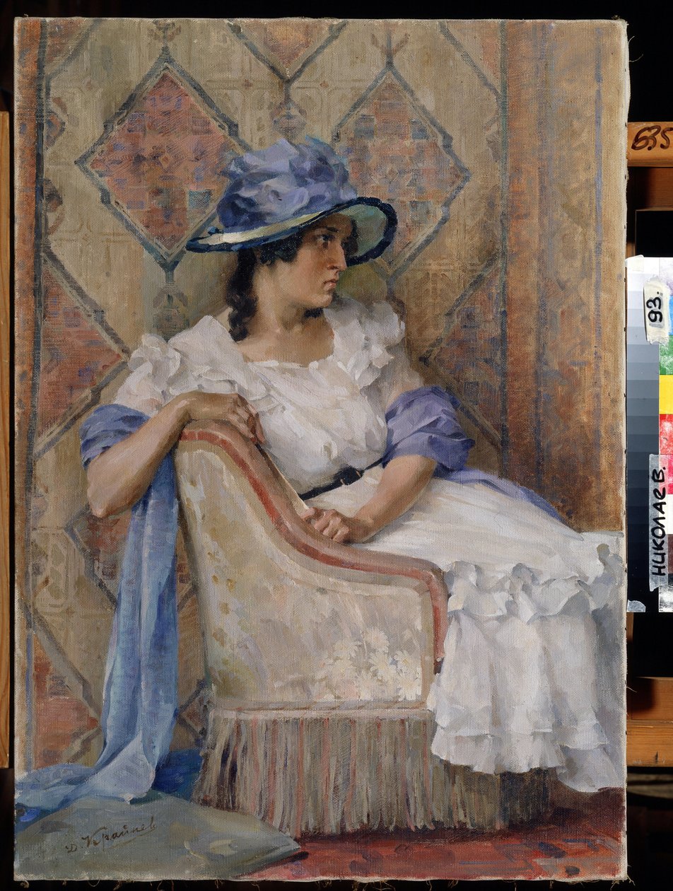 ウーマン イン ホワイト (Lady in white)。 ダニル・カルポヴィッチ・クライネフ (1872-1949) による絵画、キャンバスに油彩、ロシアの現代美術、19 世紀後半から 20 世紀初頭。 地域の W. Wereshchagin Art Museum、ミコラーイウ (ウクライナ)。 作： ダニル・カルポビッチ・クライネフ