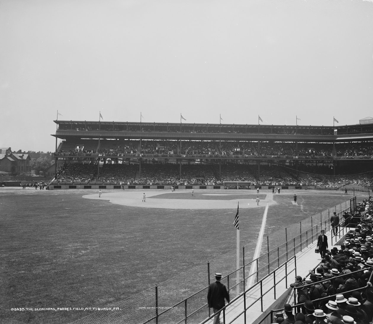 ブリーチャーズ、フォーブスフィールド、ピッツバーグ、ペンシルバニア、c.1900-15 作： デトロイト出版株式会社