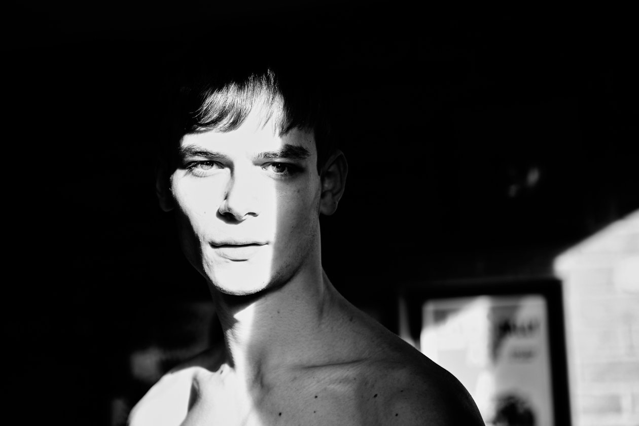 男性、2011年（写真） 作： ダイアナ・ゴメス
