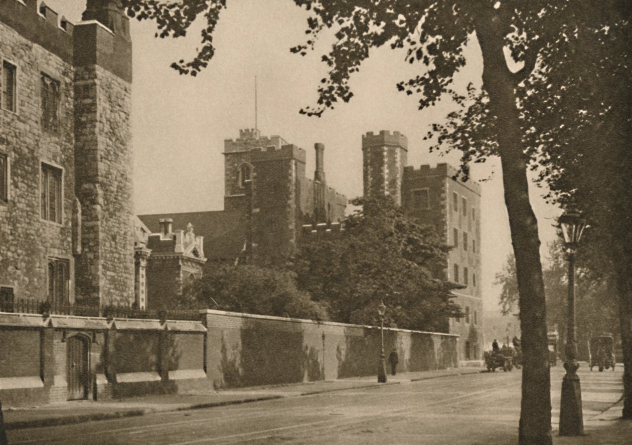 ランベス宮殿、7世紀のカンタベリー大司教の住居、c1935。 作： ドナルド・マクリーシュ