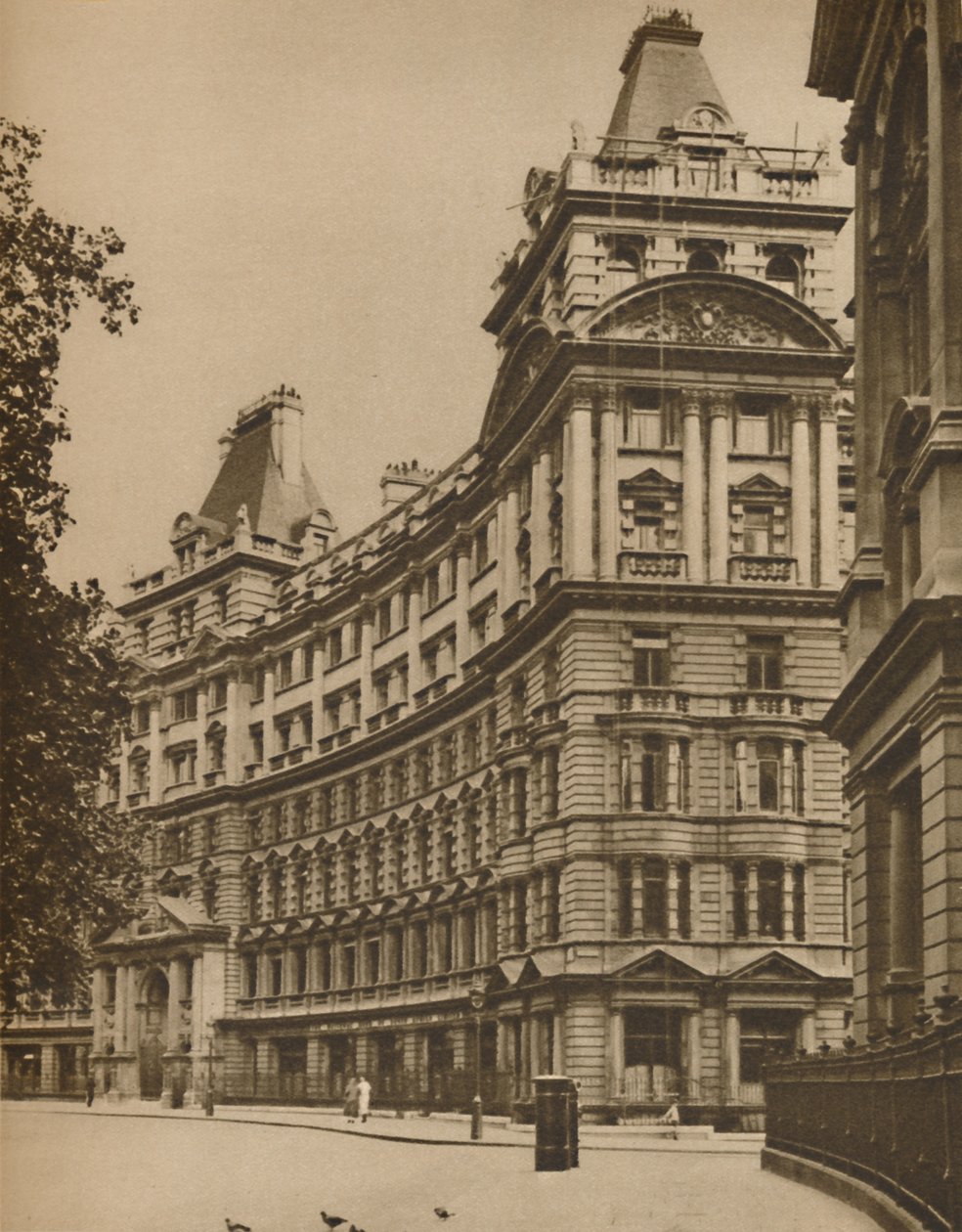 ソールズベリーハウス：都市の宮殿の事業所、c1935。 作： ドナルド・マクリーシュ