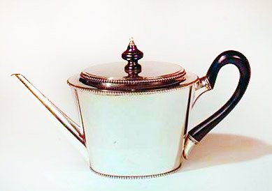 Svalte Striebeck、アムステルダム、1792年製のティーポット（シルバー） 作： オランダ語学校