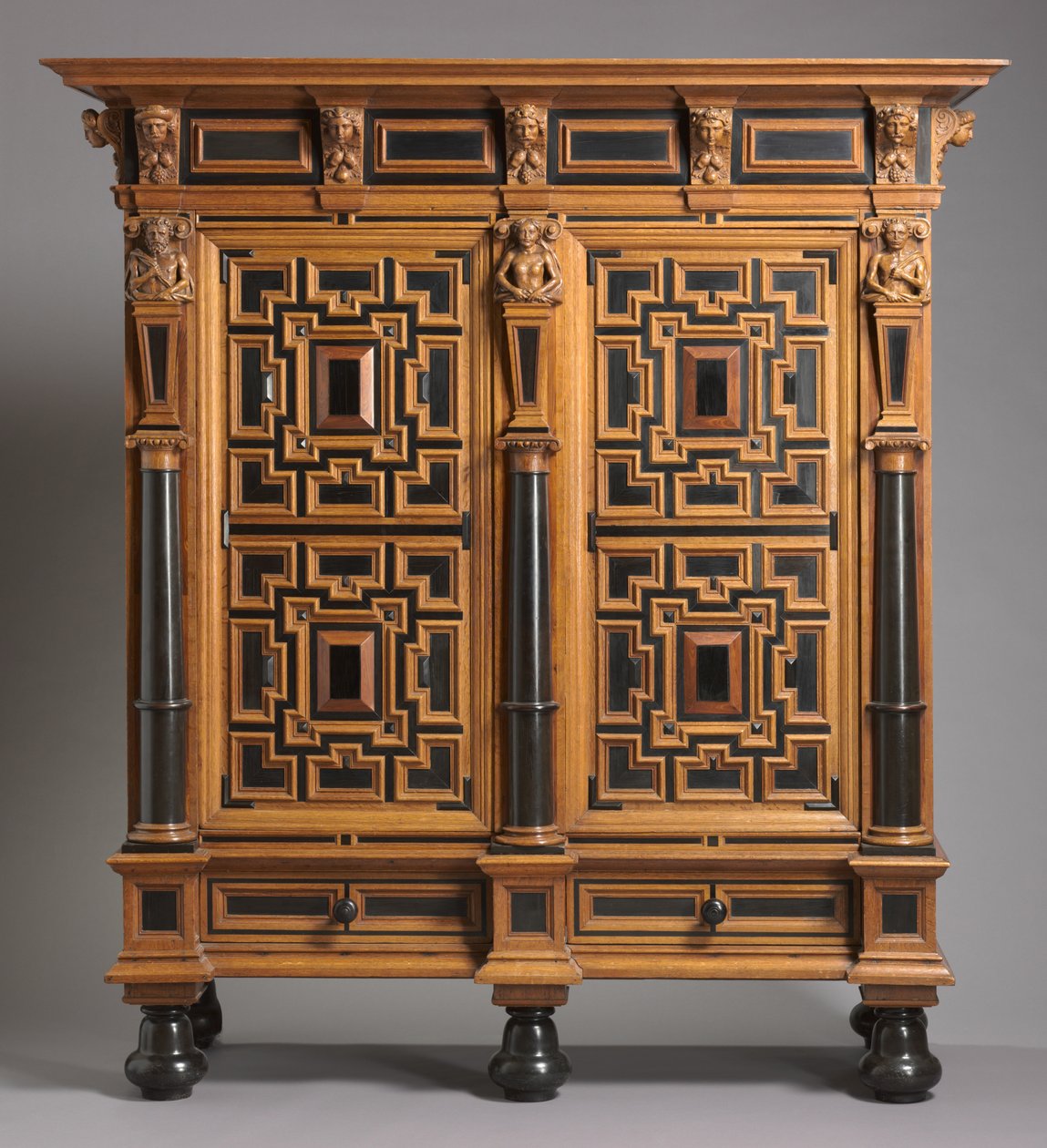 ワードローブ（Kast）、オランダ製、1625-1650年頃（オーク材、黒檀とローズウッドの突板 作： オランダ語学校