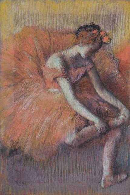 ダンサーが彼女のサンダルを調整 作： エドガー・ドガ