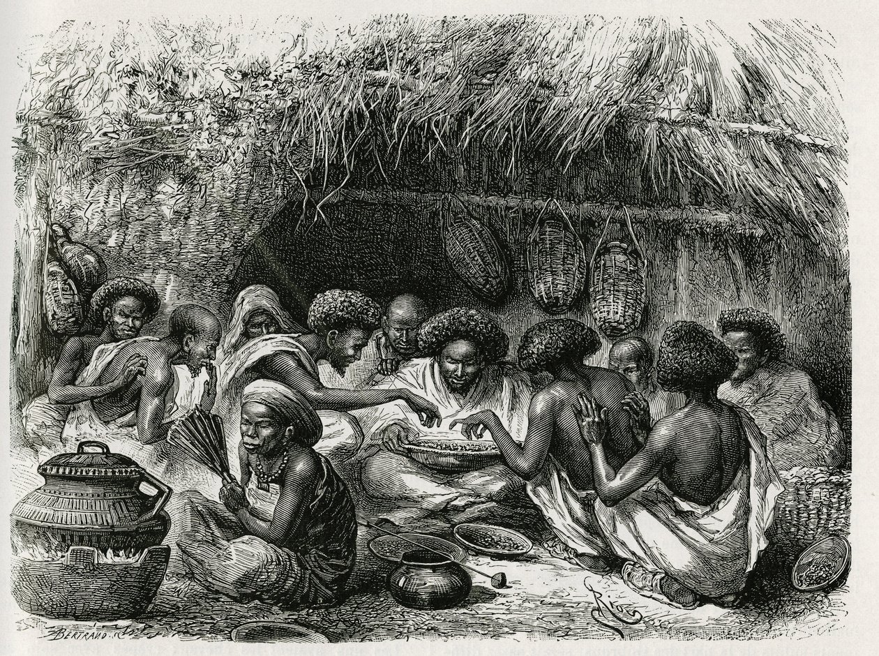 コーヒーのトイレでは、女性が扇風機を持って、コーヒー豆を加熱する火を作動させ、脂肪分を含んだリソールができあがると、コーヒーはオイルと一緒に大きな皿に注がれ、ソマリア人のゲストの間を回り、それぞれが耳にオイルを一滴落として注がれます。 作： Edouard Riou