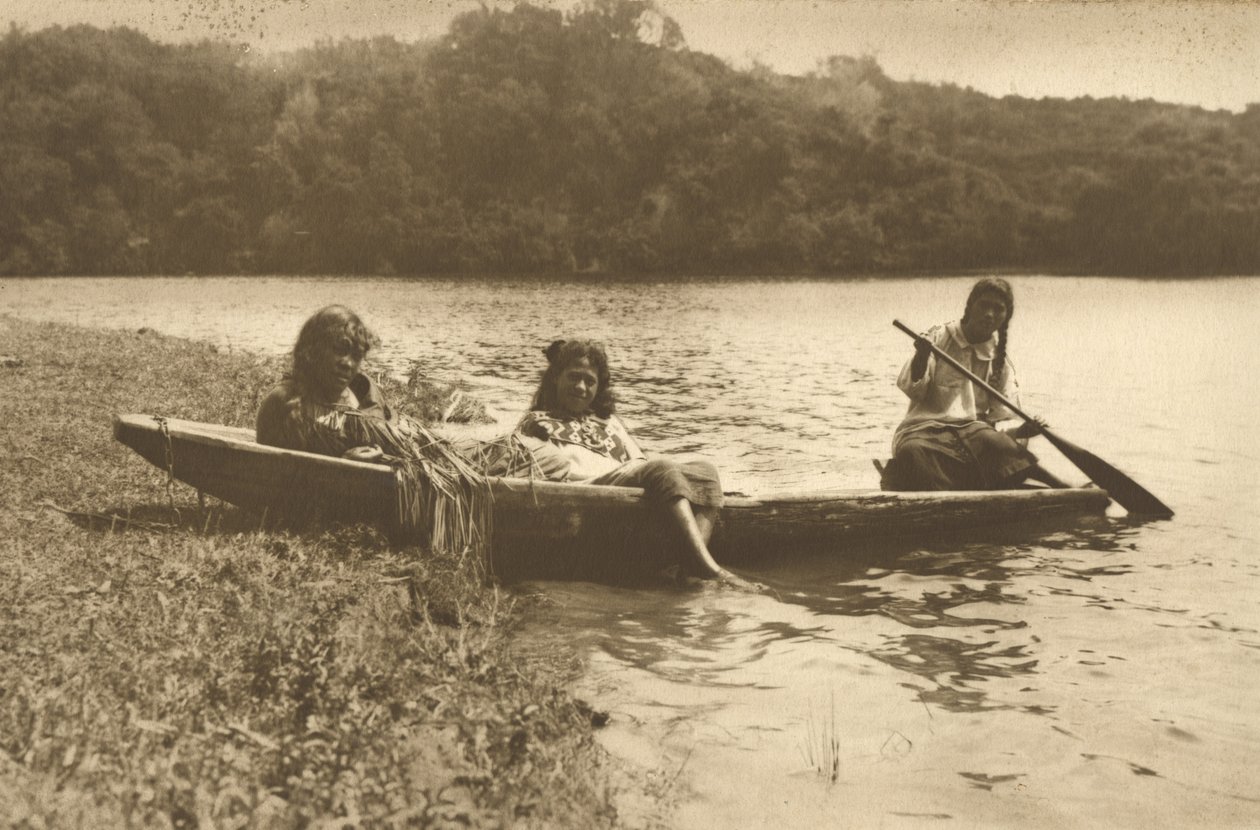 ロトイティ湖ワカ、1915年頃（銀ゼラチンプリント） 作： エドワード・ペイトン