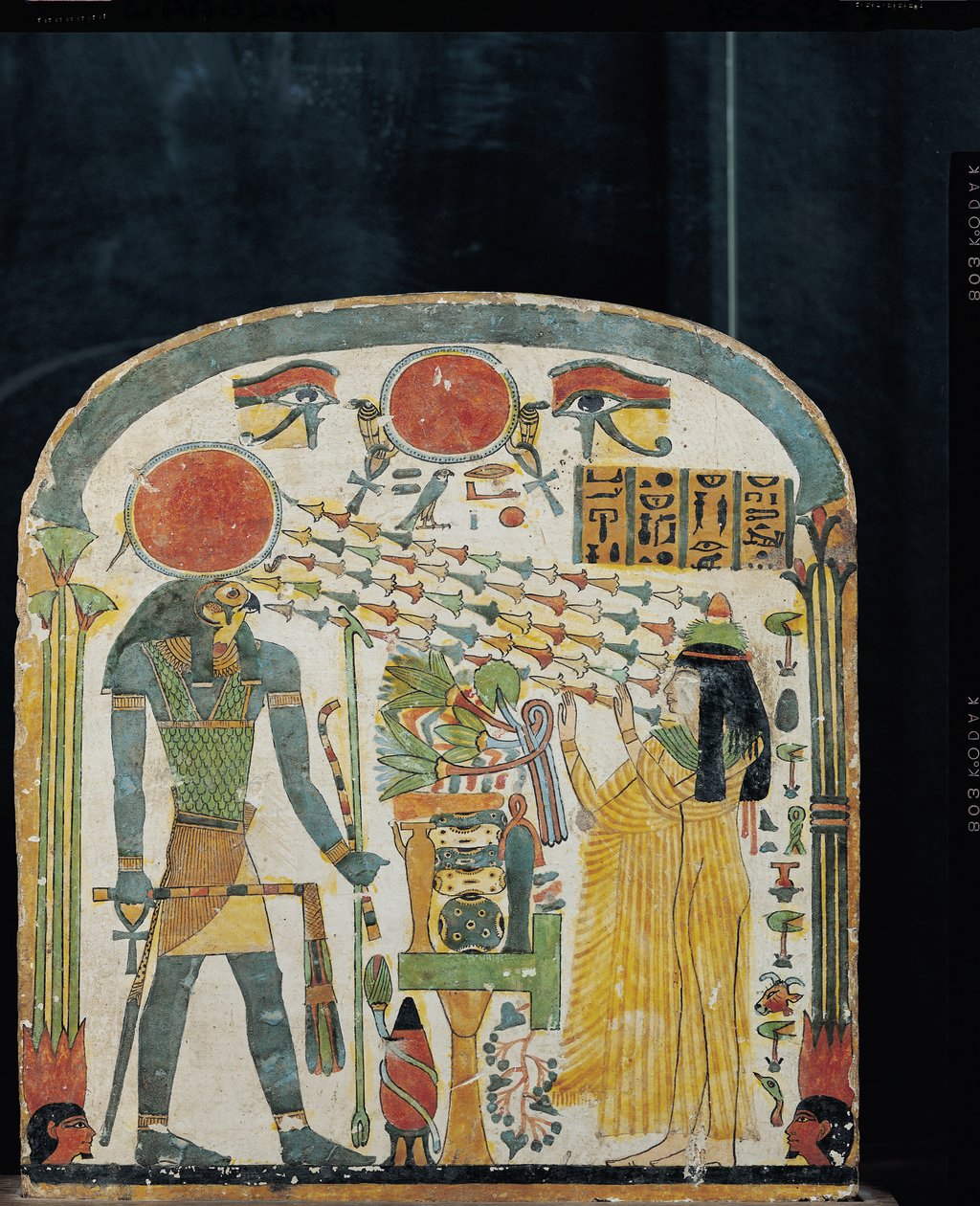レホラフティの前のレディタペレトの石碑、紀元前1000年頃（漆喰と塗装済みの木材） 作： エジプト第22王朝