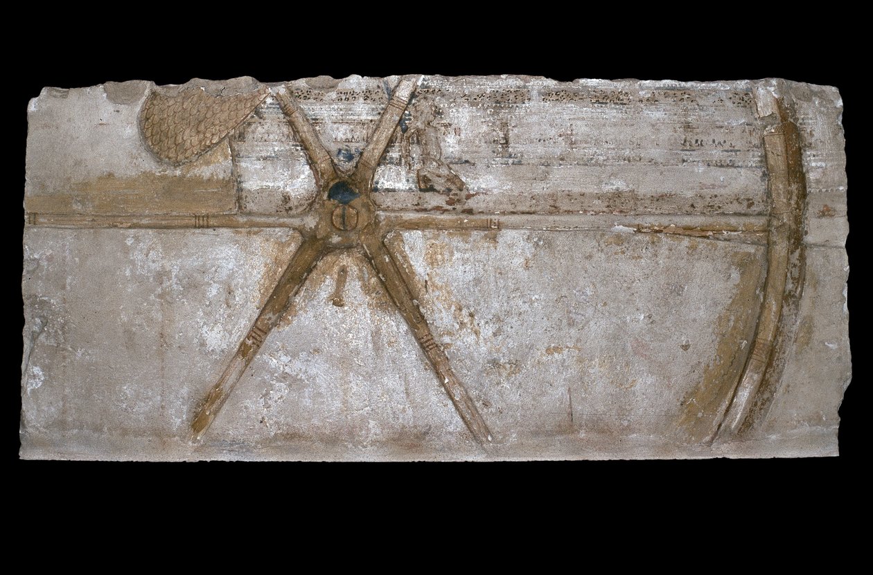 戦車の車輪が描かれた彫刻と塗装が施された石灰岩のブロック、紀元前1353-35年（石灰岩） 作： エジプト第18王朝