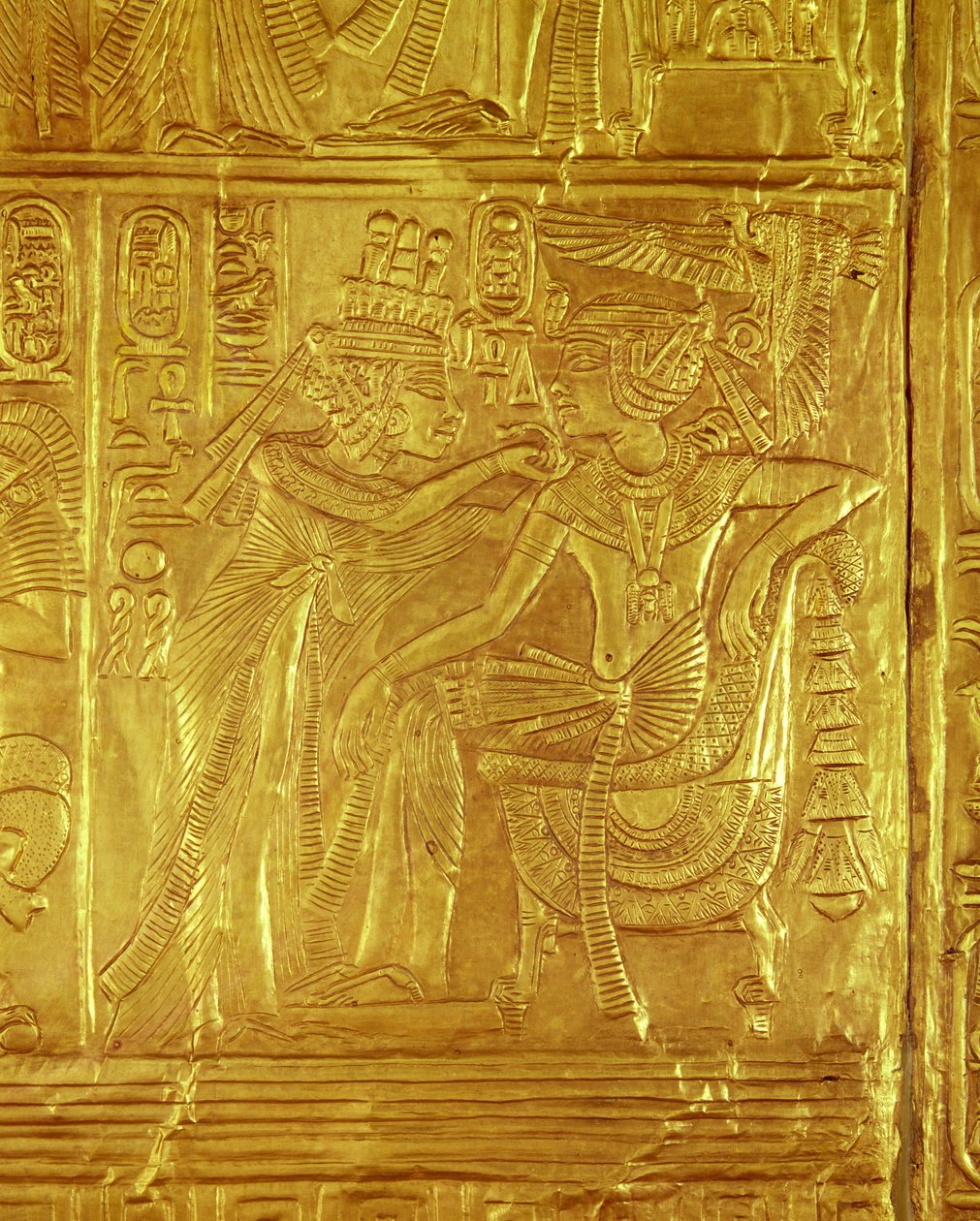 ツタンカーメンの墓からの黄金の神社の詳細（紀元前1370年-1352年）英国（板金で覆われたジェッソで覆われた木材） 作： エジプト第18王朝