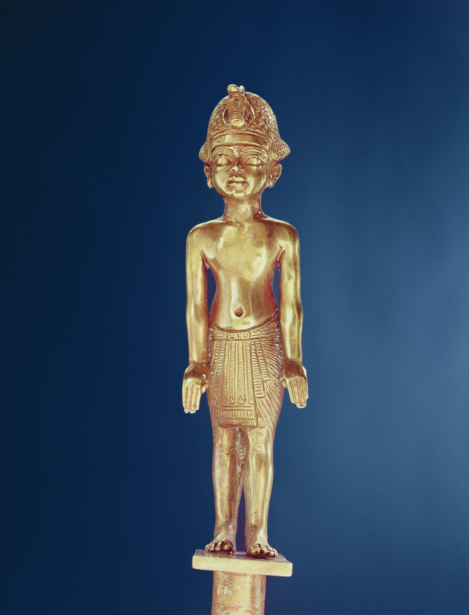 ツタンカーメンの墓からの王の図（c.1370-1352 BC）新王国（金） 作： エジプト第18王朝