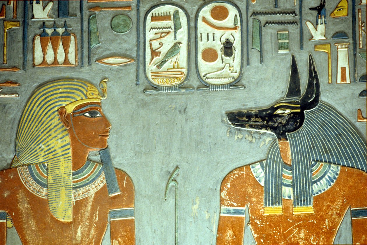 ホレムヘブの墓からのホレムヘブとアヌビス（c.1323-1295 BC）ニューキングダム（壁画）（218343の詳細） 作： エジプト第18王朝