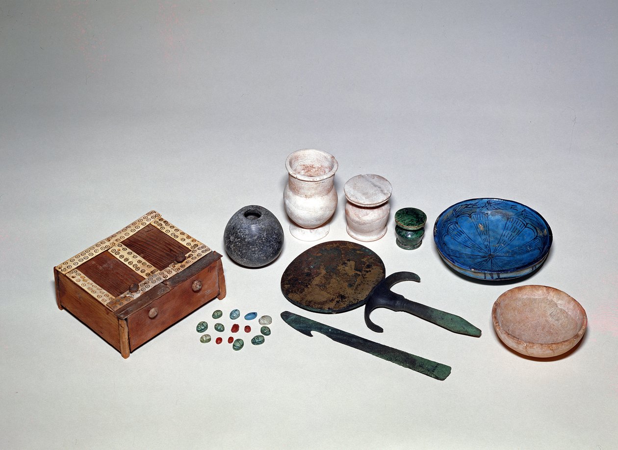 エジプト人女性の墓から出土した品々（新王国時代、シドマント・エル・ゲベル出土の墓群1723より 作： エジプト第18王朝