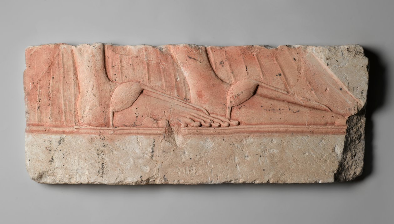 王室の女性のサンダルの足を描いたレリーフ。紀元前1353-1332年頃、イギリス、テルエルアマルナ、紀元前（石灰岩） 作： エジプト第18王朝