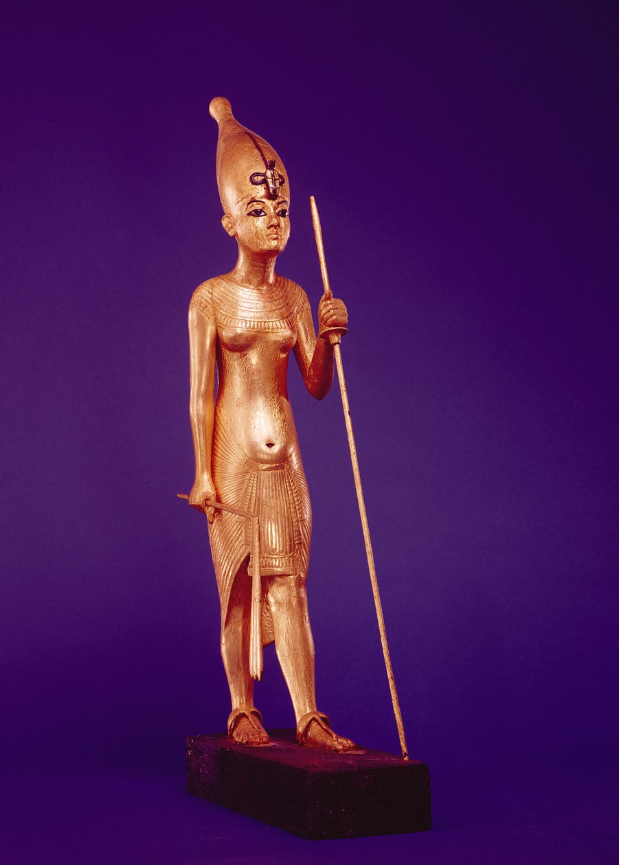 ツタンカーメンの墓からの王の小像（c.1370-1352 BC）ニューキングダム（金色の木材） 作： エジプト第18王朝
