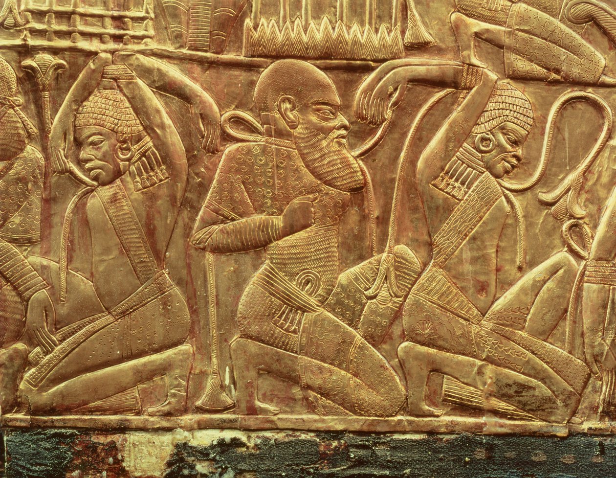 ツタンカーメン（紀元前1370-52年頃）の墓から発見された国営戦車の内部の詳細（新王国時代、紀元前1340年頃）。 作： エジプト第18王朝