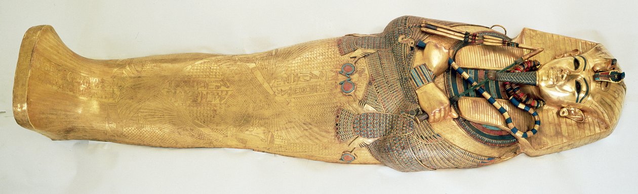 ツタンカーメンの墓からの王の最も内側の棺（紀元前1370〜1352年）英国（半貴石がちりばめられた金）（詳細は343642を参照） 作： エジプト第18王朝