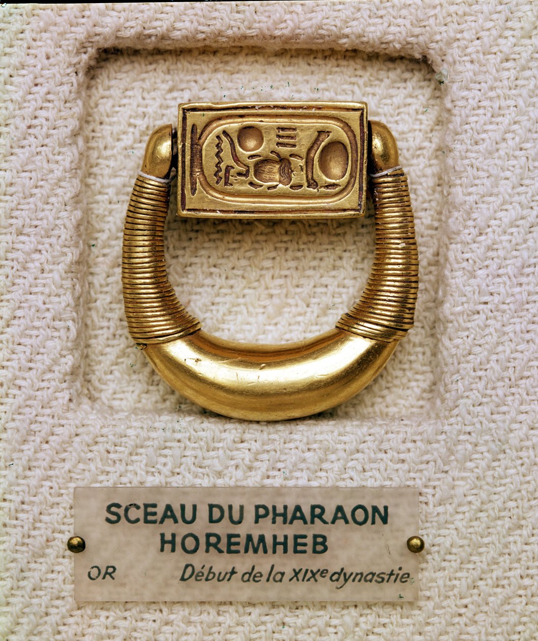 ホーレムヘブ将軍の印章付きリング（c.1323-1295 BC）ニューキングダム（ゴールド） 作： エジプト第19王朝