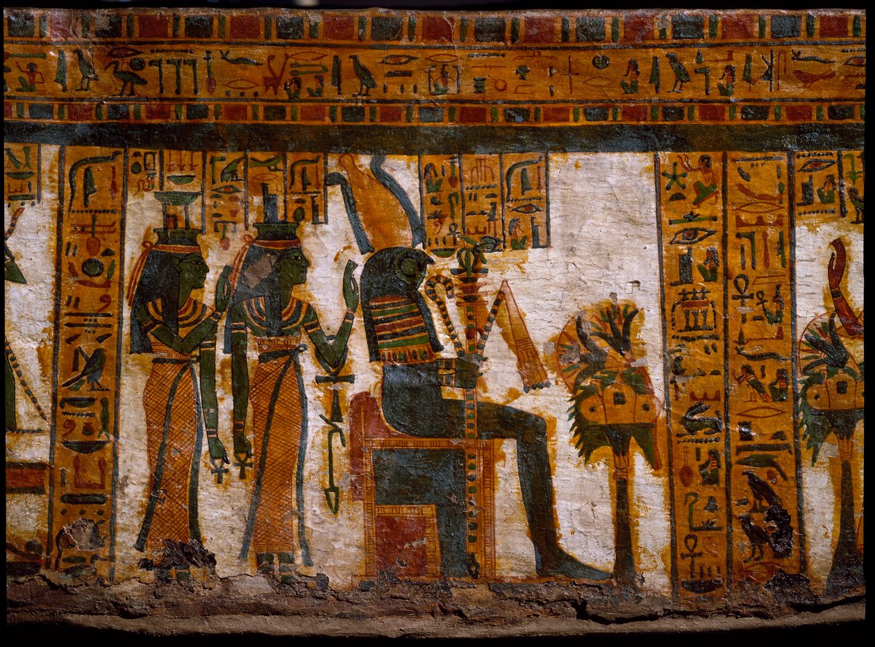 エジプトの古代遺跡：オシリスを崇拝するイシスとネフティスの神々。二人はアンク（十字架）の形をした生命の鍵を持っています。第21王朝（紀元前1085-935年）の書記ブテハモンのアントロポイド石棺の装飾。トリノのエジプト博物館（Tori 作： エジプト第21王朝