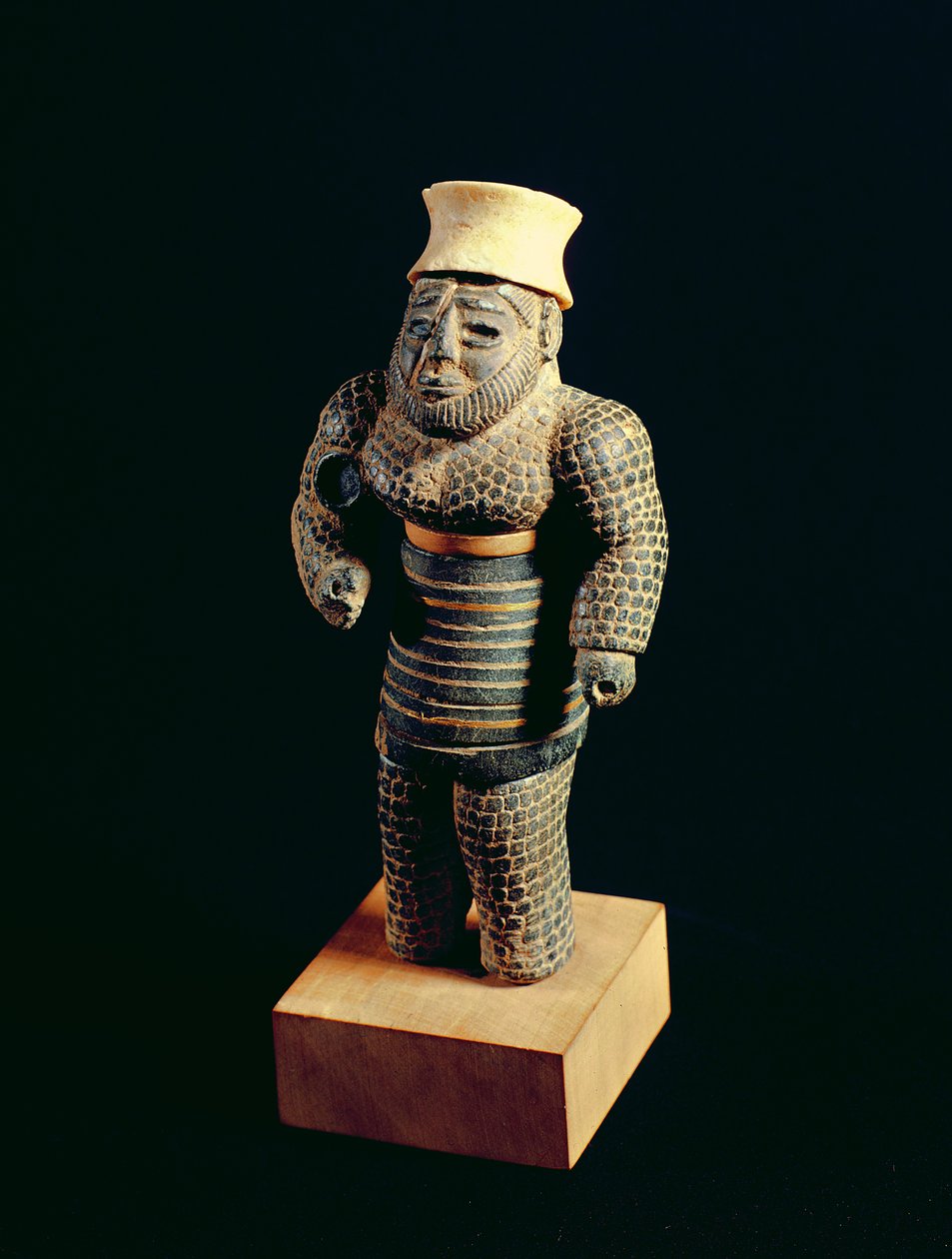 イラン南西部の雲母、スーサからの口ひげを生やしたひげを生やした男の像、金と石 作： エラム人