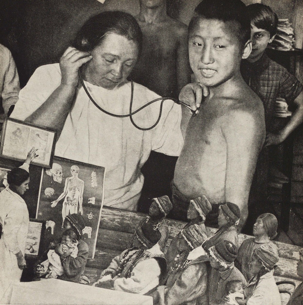 ソ連の医学。ソビエト社会主義は1933年に社会主義を構築しますからのイラスト。 作： エリーゼル・マルコヴィッチ・リシツキー