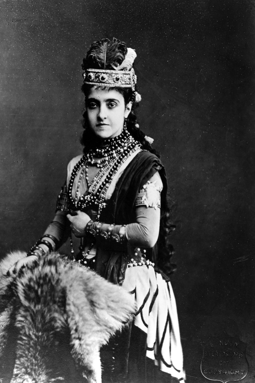 アイダ役のアデリナ・パティ、1876 作： 英語の写真家