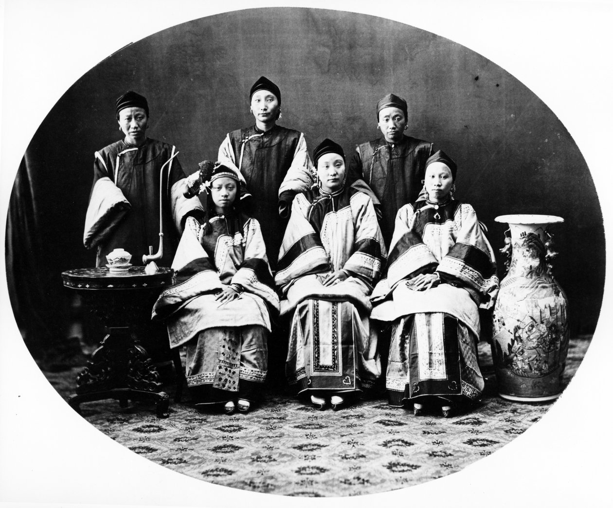セレスティアルレディース、上海、1870年頃 作： 英語の写真家