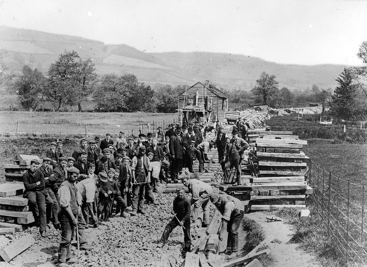 リントンとバーンスタブル鉄道の建設、1890〜98年頃 作： 英語の写真家