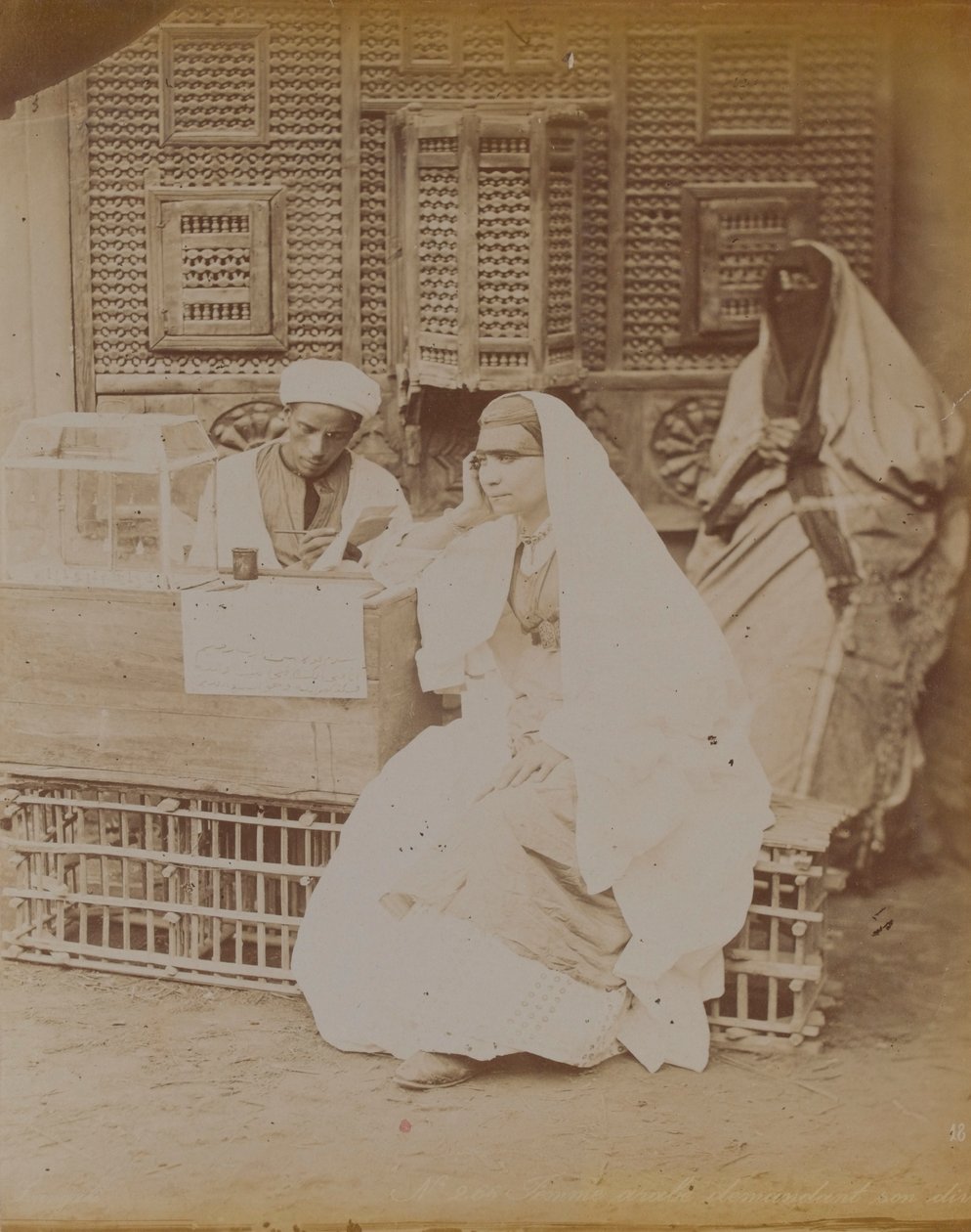 エジプトのストリートシーン、1893 作： 英語の写真家
