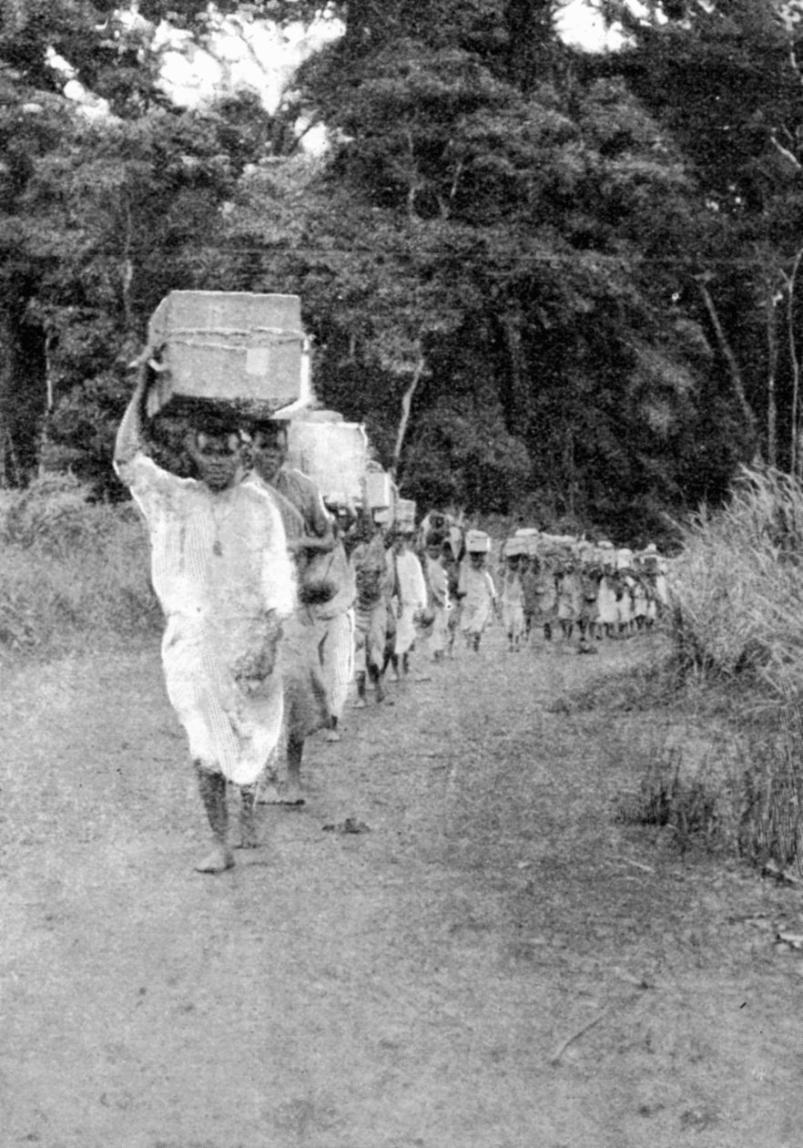 山への途中、1906年10月27日のグラフィックに掲載された月の山へのタイトルの記事から 作： 英語の写真家