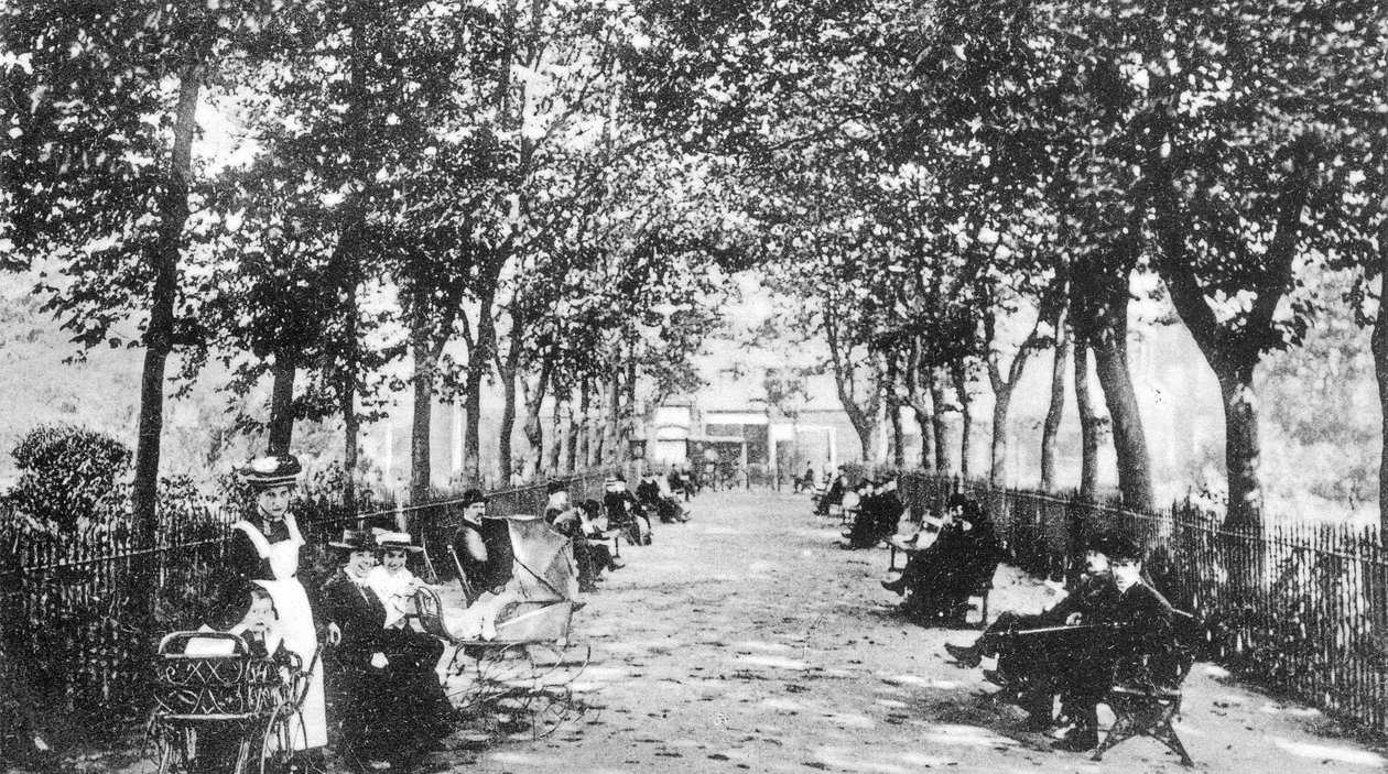 イズリントングリーン、1900年頃 作： 英語の写真家