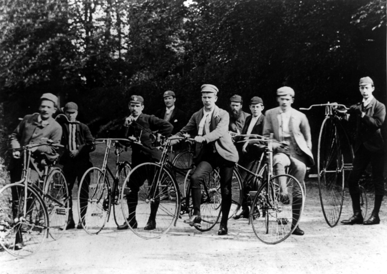 キッダーミンスターサイクリングクラブ、1890 作： 英語の写真家