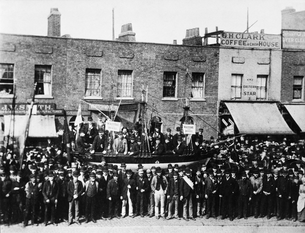 ロンドンドックストライク、1889年 作： 英語の写真家