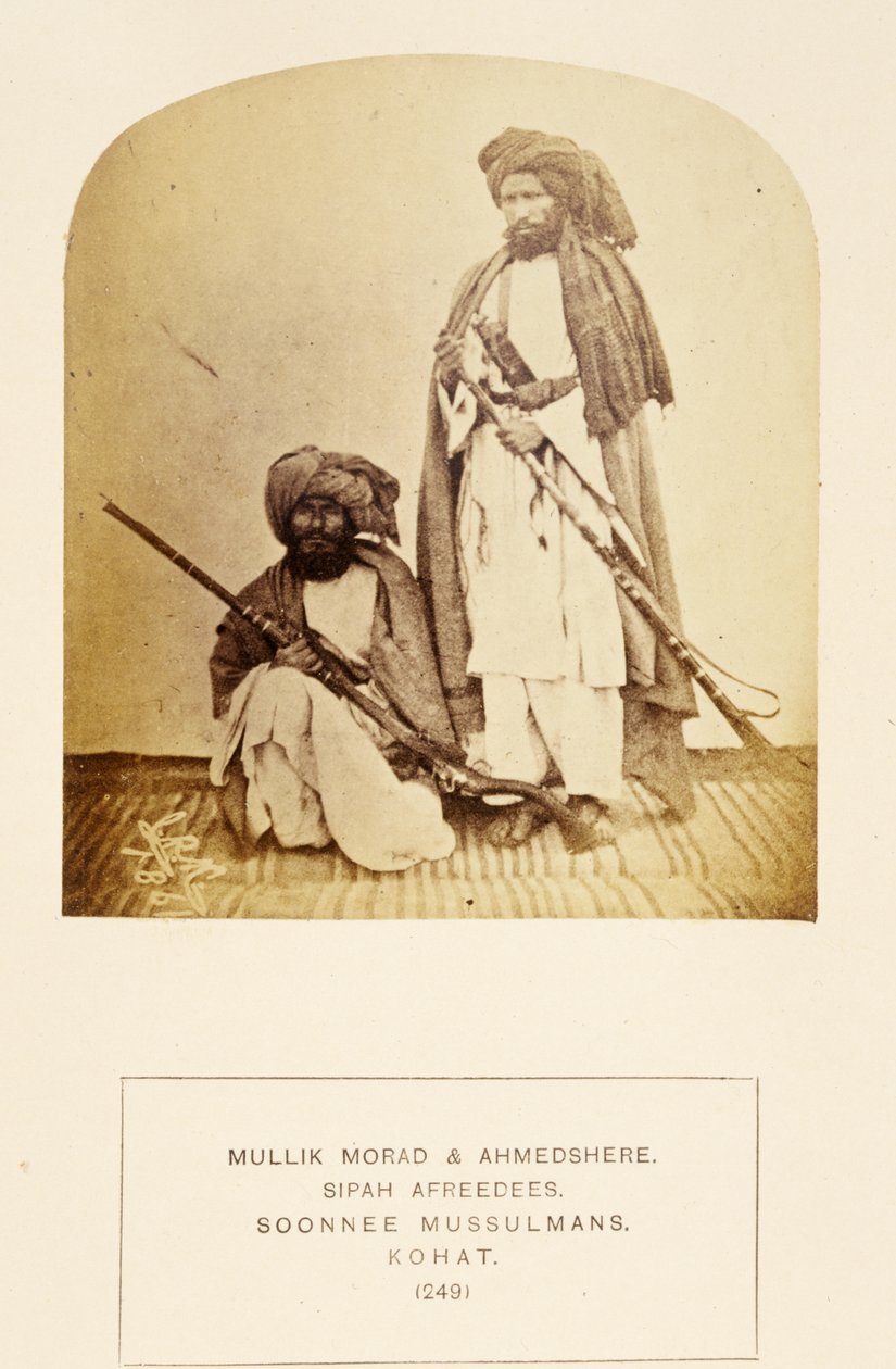 J. Forbes Watson著、The People of IndiaのMullik MoradとAhmedshere、Sipah Afreedees、Soonnee Musulmans、Kohatが1868年に出版（アルブメンプリント） 作： 英語の写真家