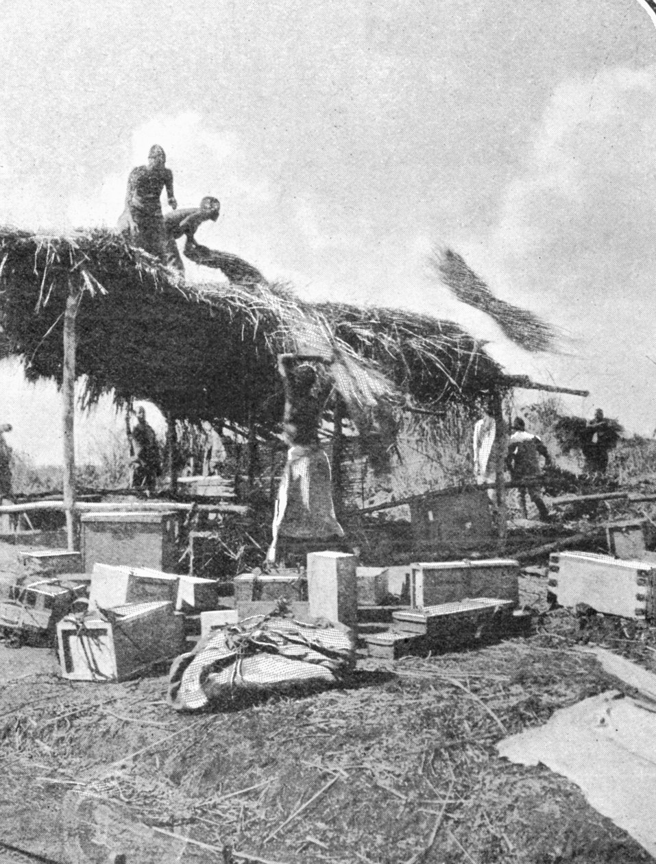 1906年10月27日のグラフィックに掲載された「月の山へ」というタイトルの記事からの原住民による休憩所の建設 作： 英語の写真家