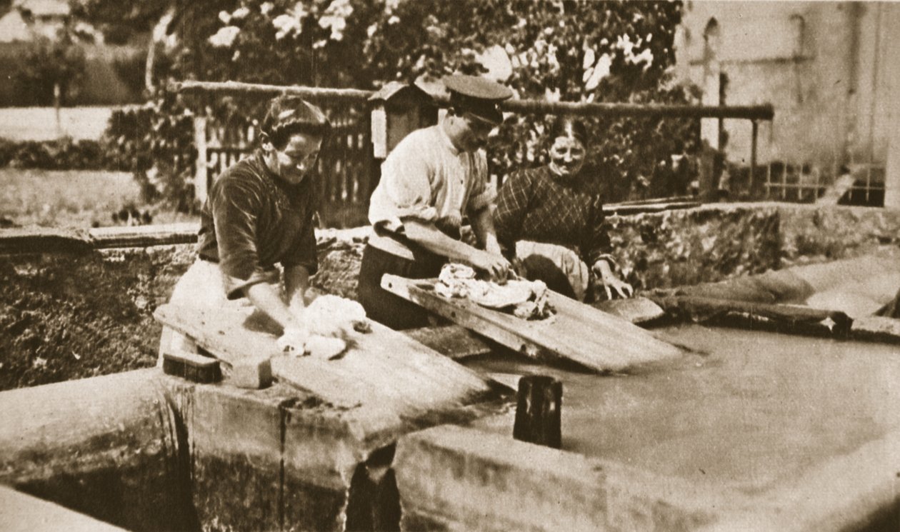1916年6月21日、The Illustrated War Newsのシャトードックで、ドイツから交換された捕虜がスイスに移送されました（セピア写真） 作： 英語の写真家