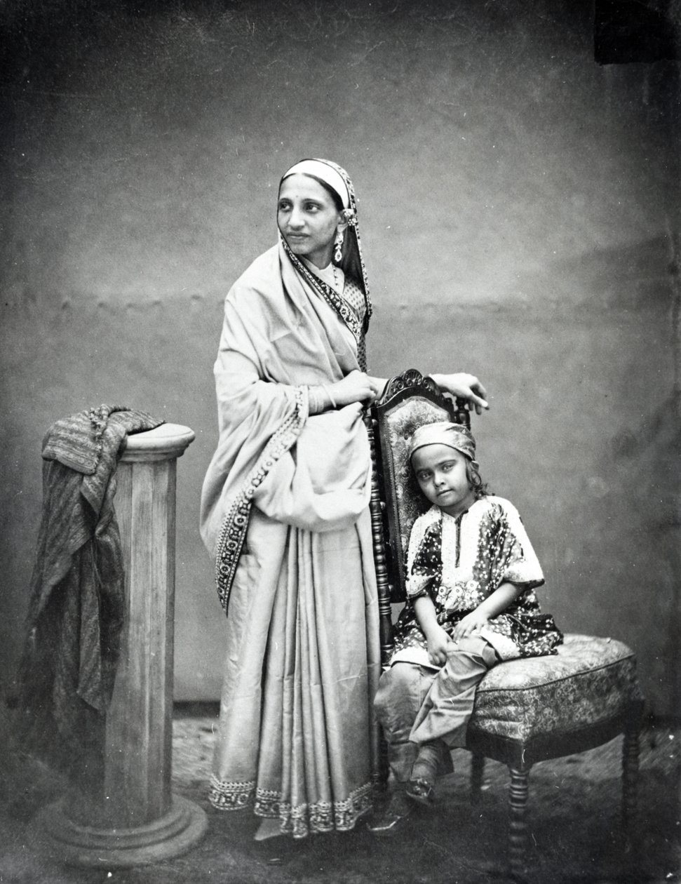 Parsee Woman and Child、c.1870s 作： 英語の写真家